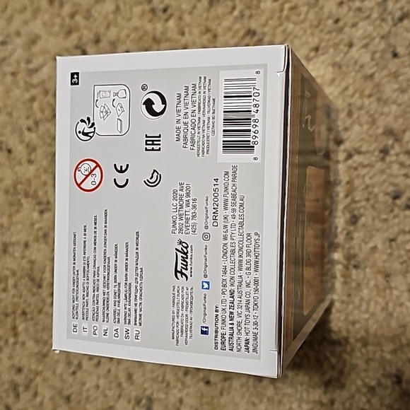 Pop Back to the Future Marty in Future Outfit Vinyl Figure - Picture 7 of 8